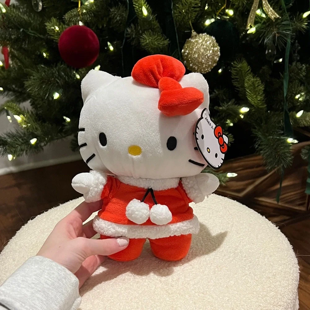 Collectors Hello Kitty CHRISTMAS edition! 🎅🏻 - Picture 1 of 2